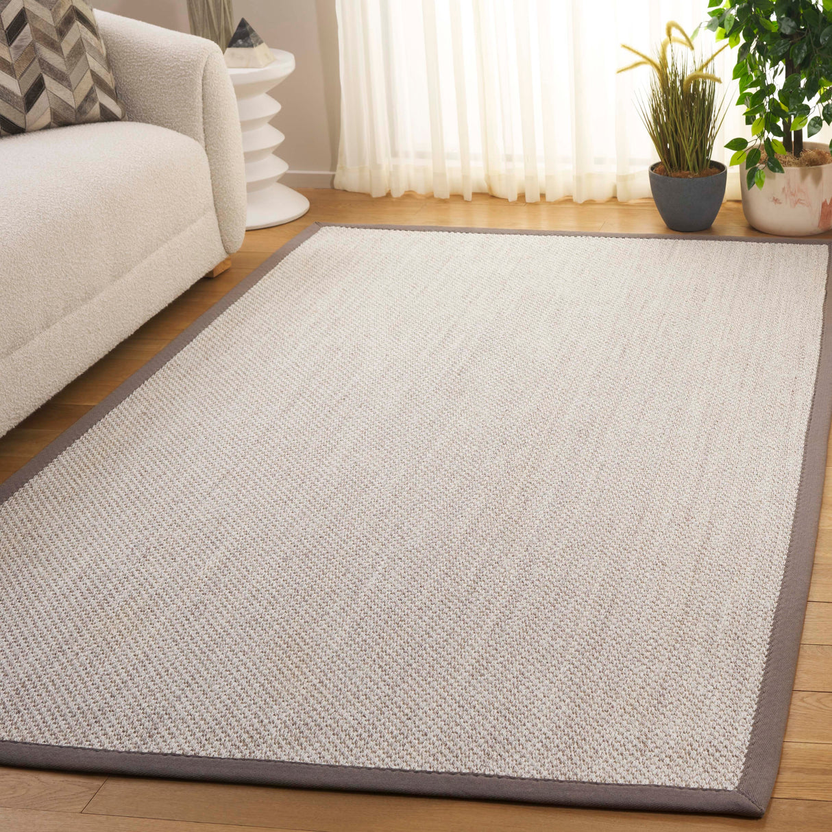 SAFAVIEH Natural Fiber Lorine Casual Border Sisal Rug