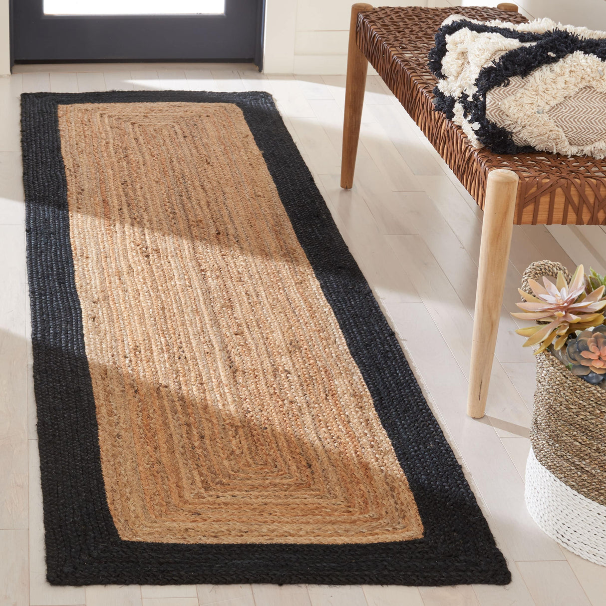 SAFAVIEH Natural Fiber Marjory Border Jute Rug