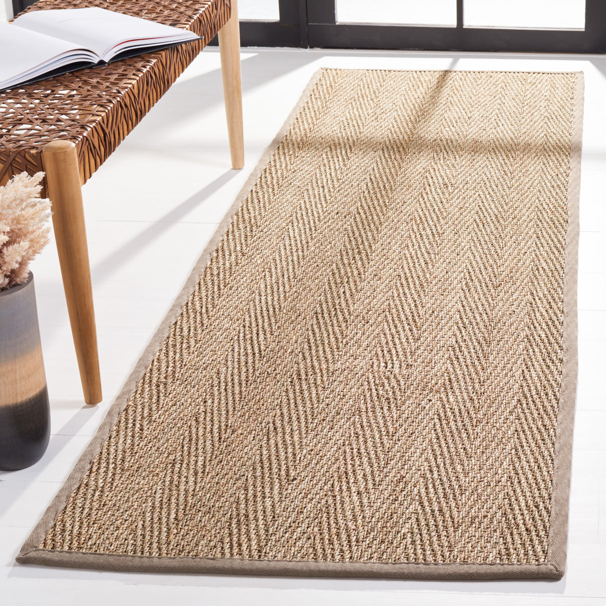 SAFAVIEH Natural Fiber Trilby Herringbone Seagrass Rug