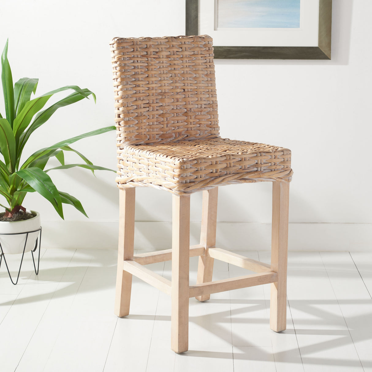 SAFAVIEH Nazmije Rattan 24-inch Counter Stool - 20Wx19Dx37H