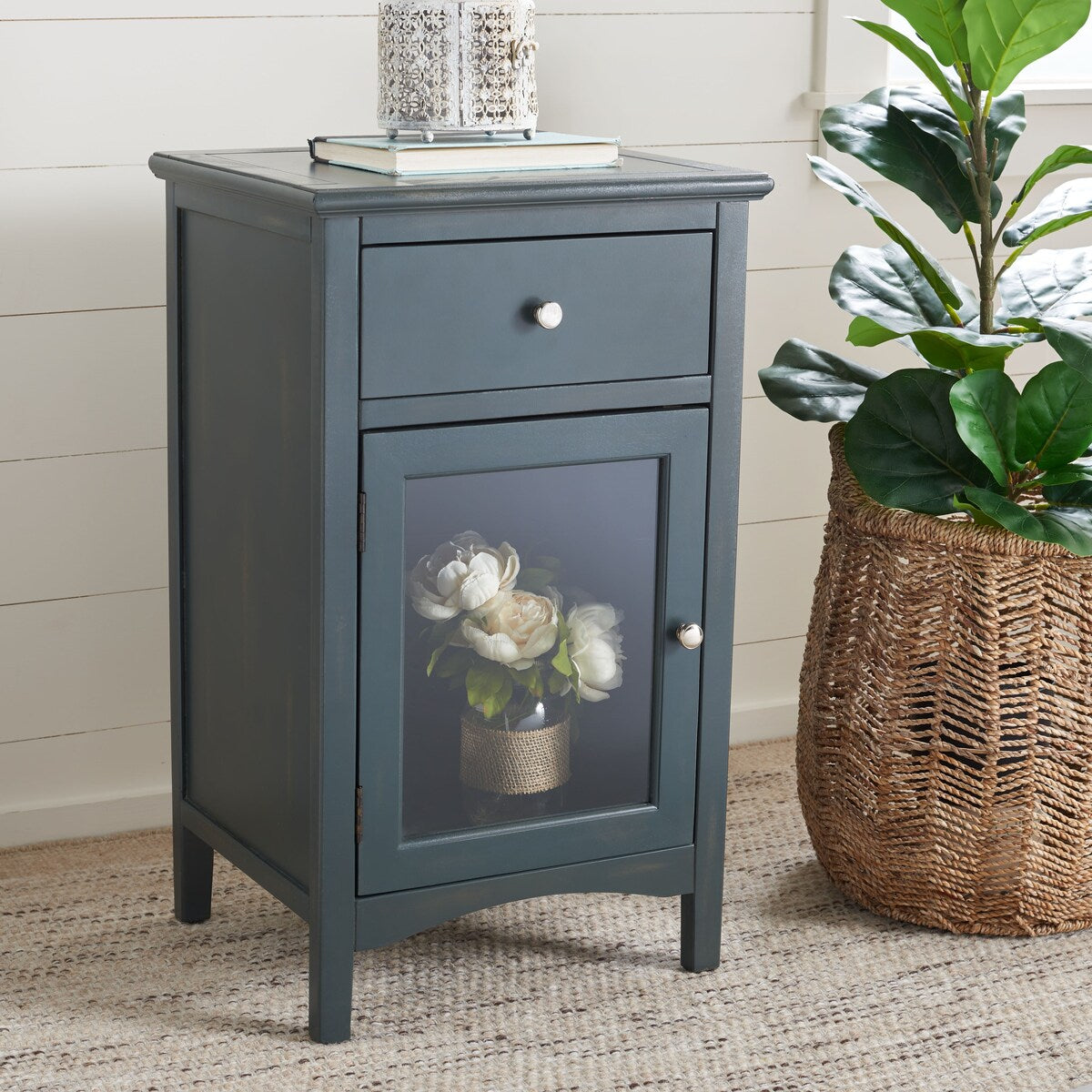 SAFAVIEH Nonie End Table - 17.9" x 15" x 30.1" - 18Wx15Dx30H