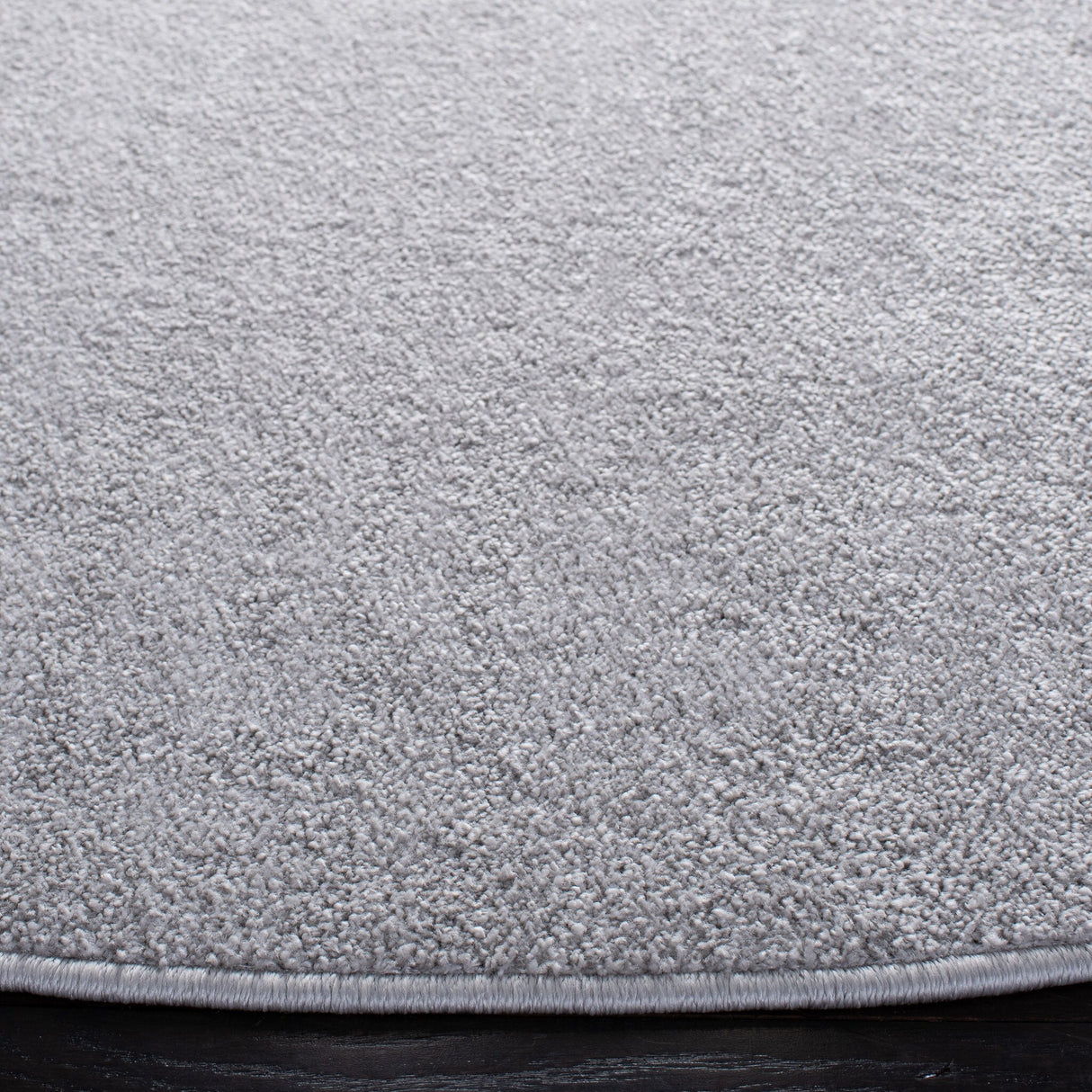 SAFAVIEH Nonskid Nguyet Solid Rug