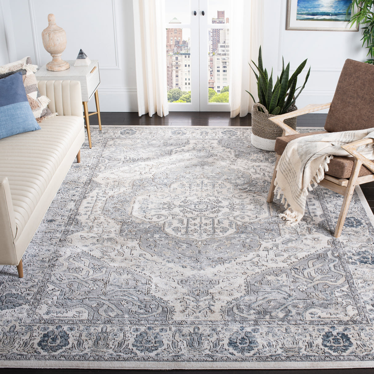 SAFAVIEH Oregon Emmy Traditional Oriental Rug