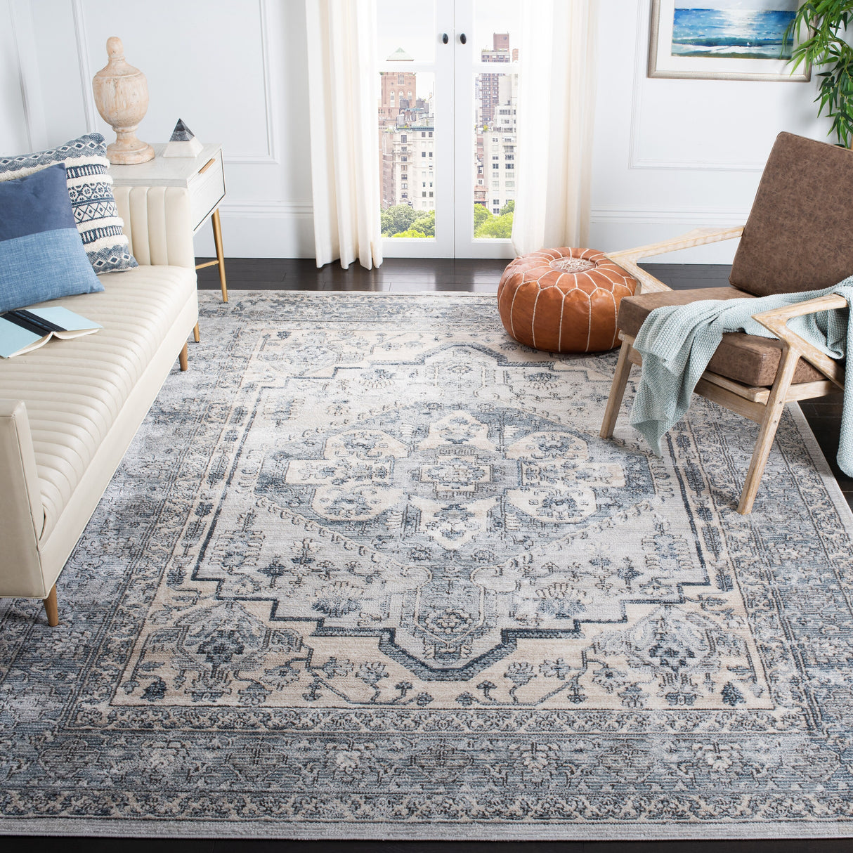 SAFAVIEH Oregon Hildur Traditional Oriental Rug