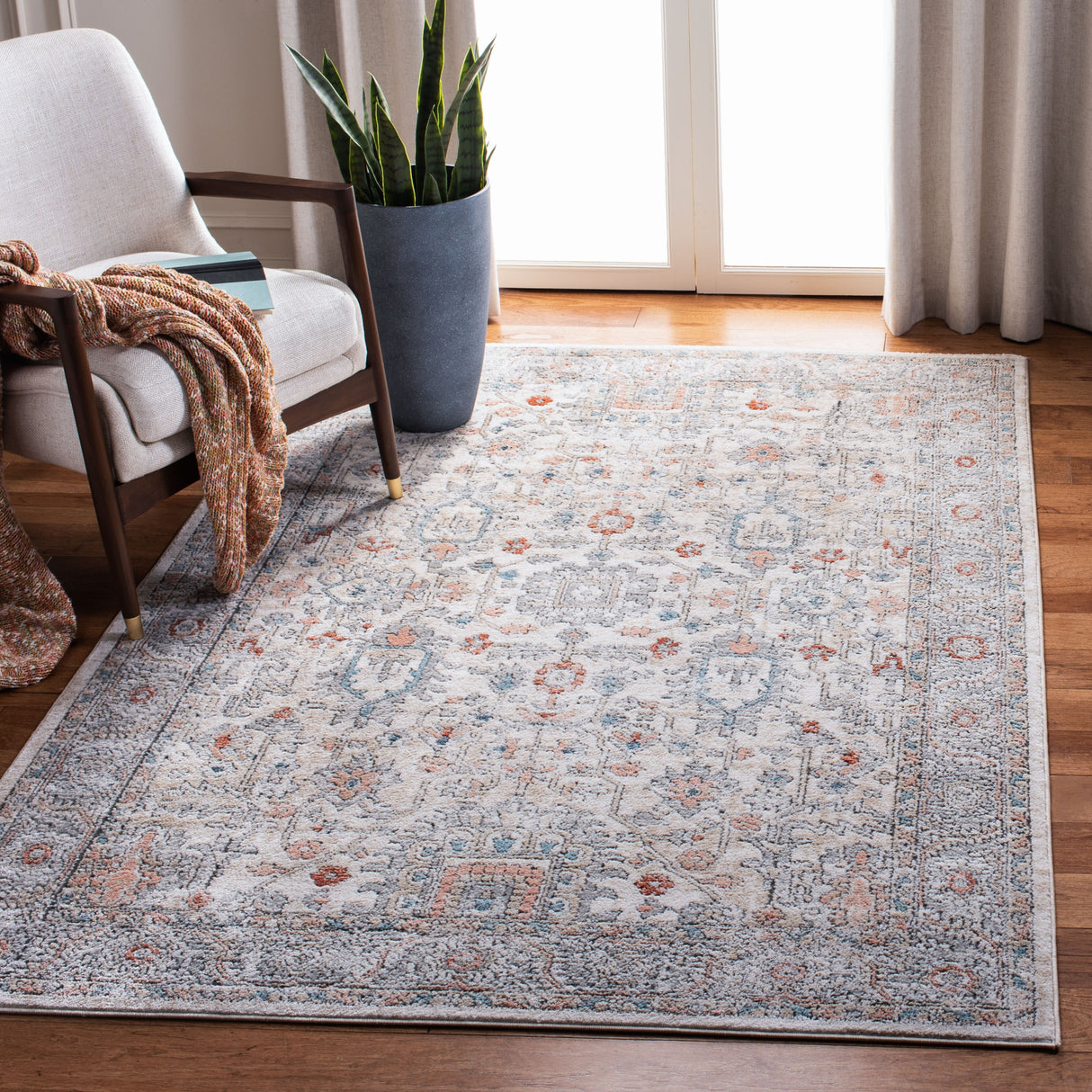 SAFAVIEH Oregon Hildur Traditional Oriental Rug