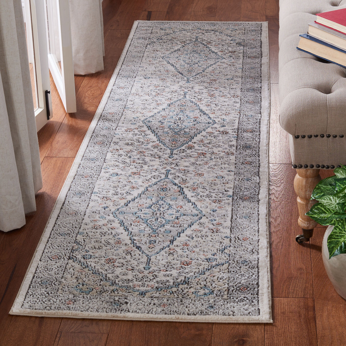 SAFAVIEH Oregon Imo Shabby Chic Medallion Rug