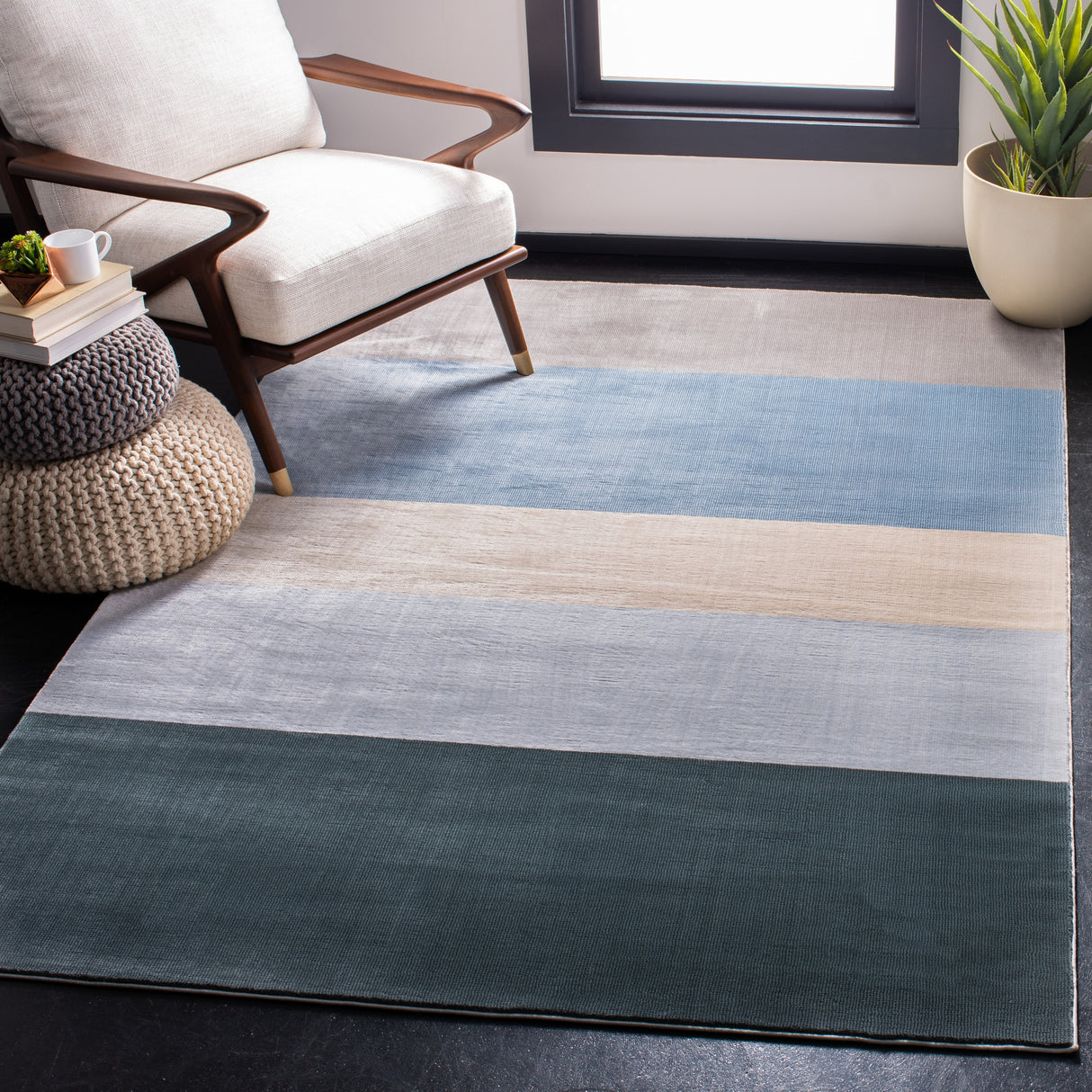 SAFAVIEH Orwell Katalin Modern Stripe Rug