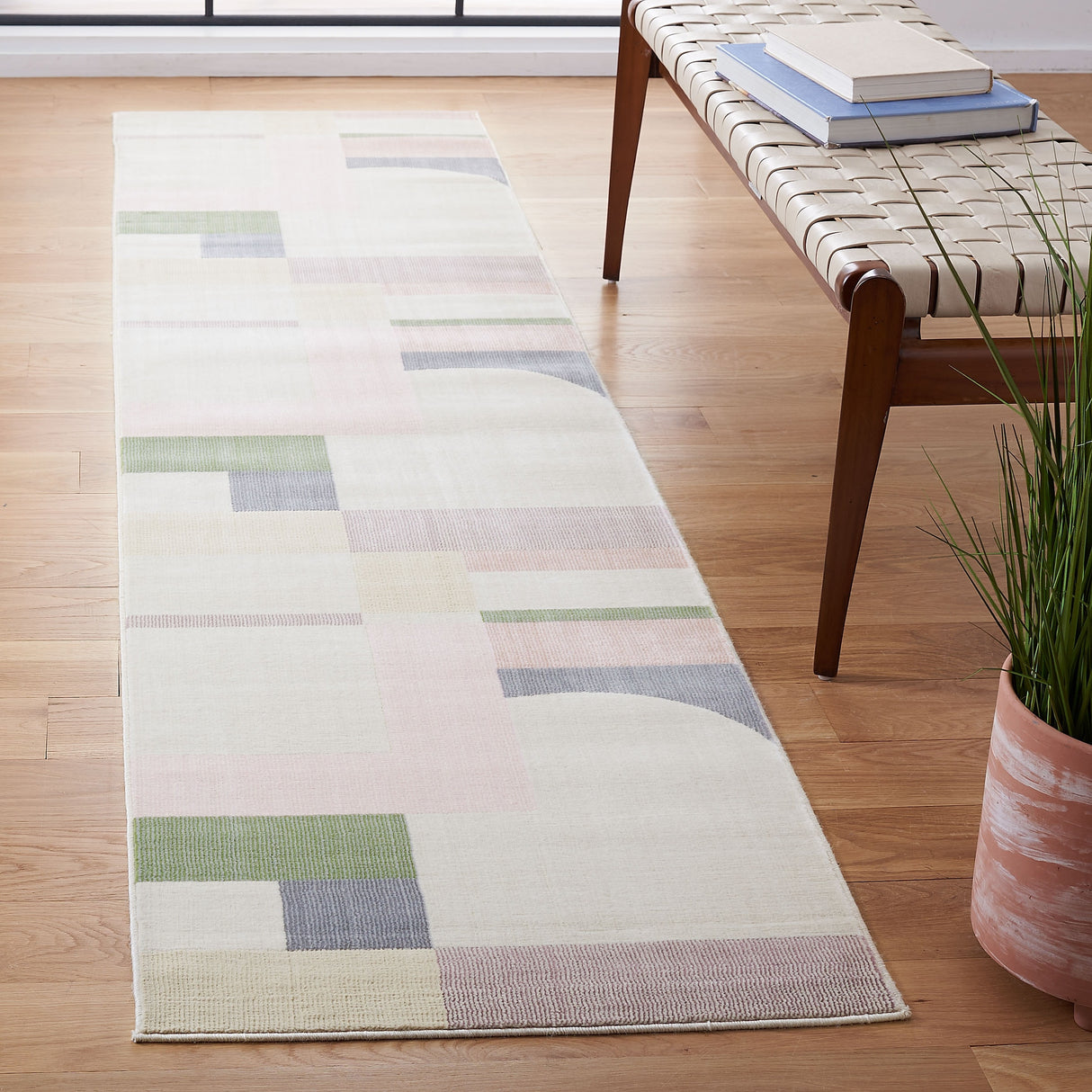 SAFAVIEH Orwell Theodocia Mid-Century Modern Rug