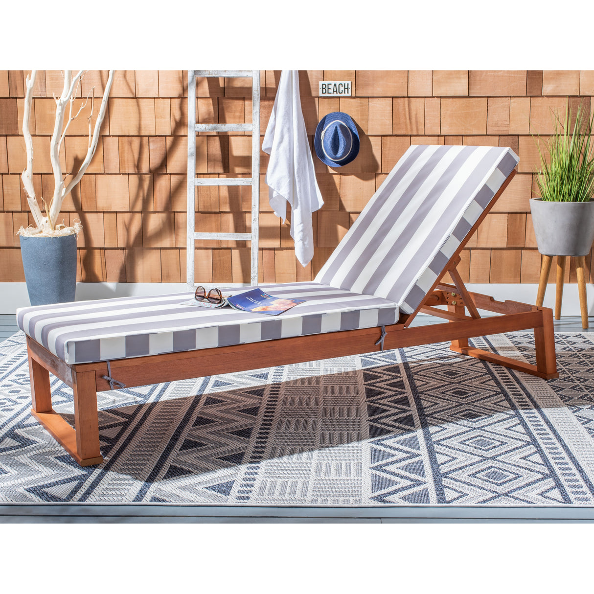 SAFAVIEH Outdoor Kaliyah Solid Wood Chaise Lounge Chair - 25Wx81Dx37H