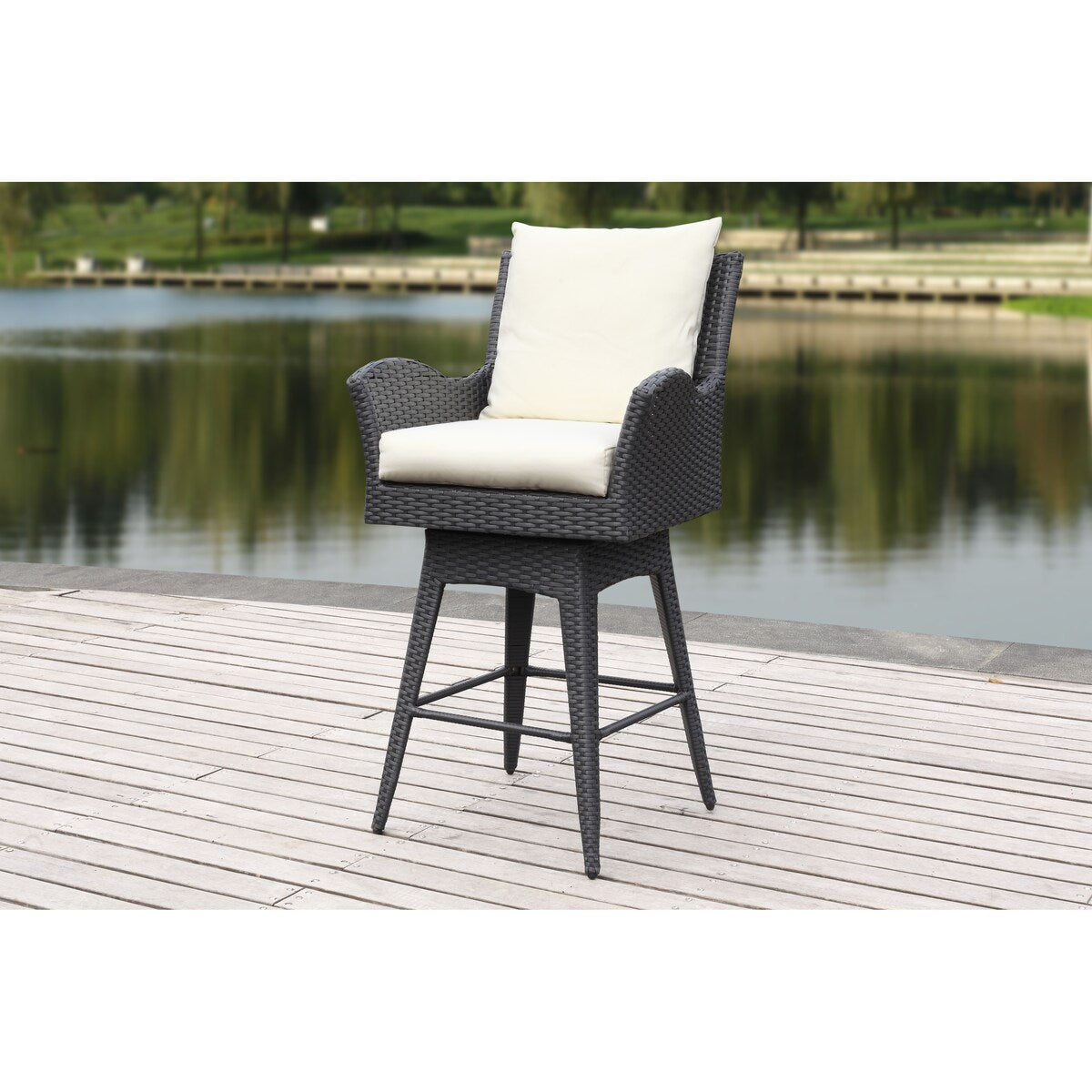 SAFAVIEH Outdoor Kaylan 26.8 Inch Living Hayes Wicker Swivel Armed Bar Stool - 24Wx23Dx43H