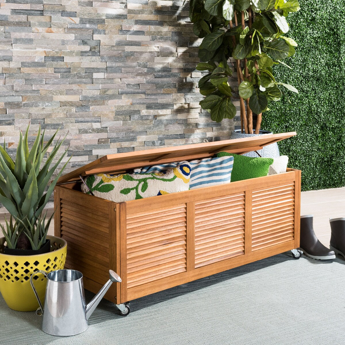 SAFAVIEH Outdoor Miah Cushion Solid Wood Storage Box