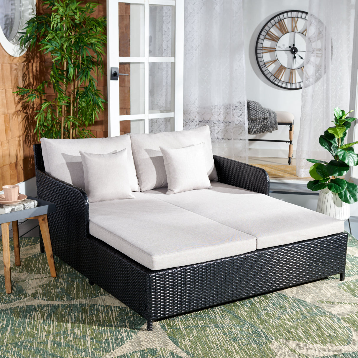 SAFAVIEH Outdoor Taniyah Wicker Daybed with Pillow & Cushions - 53W x 28D x 62H