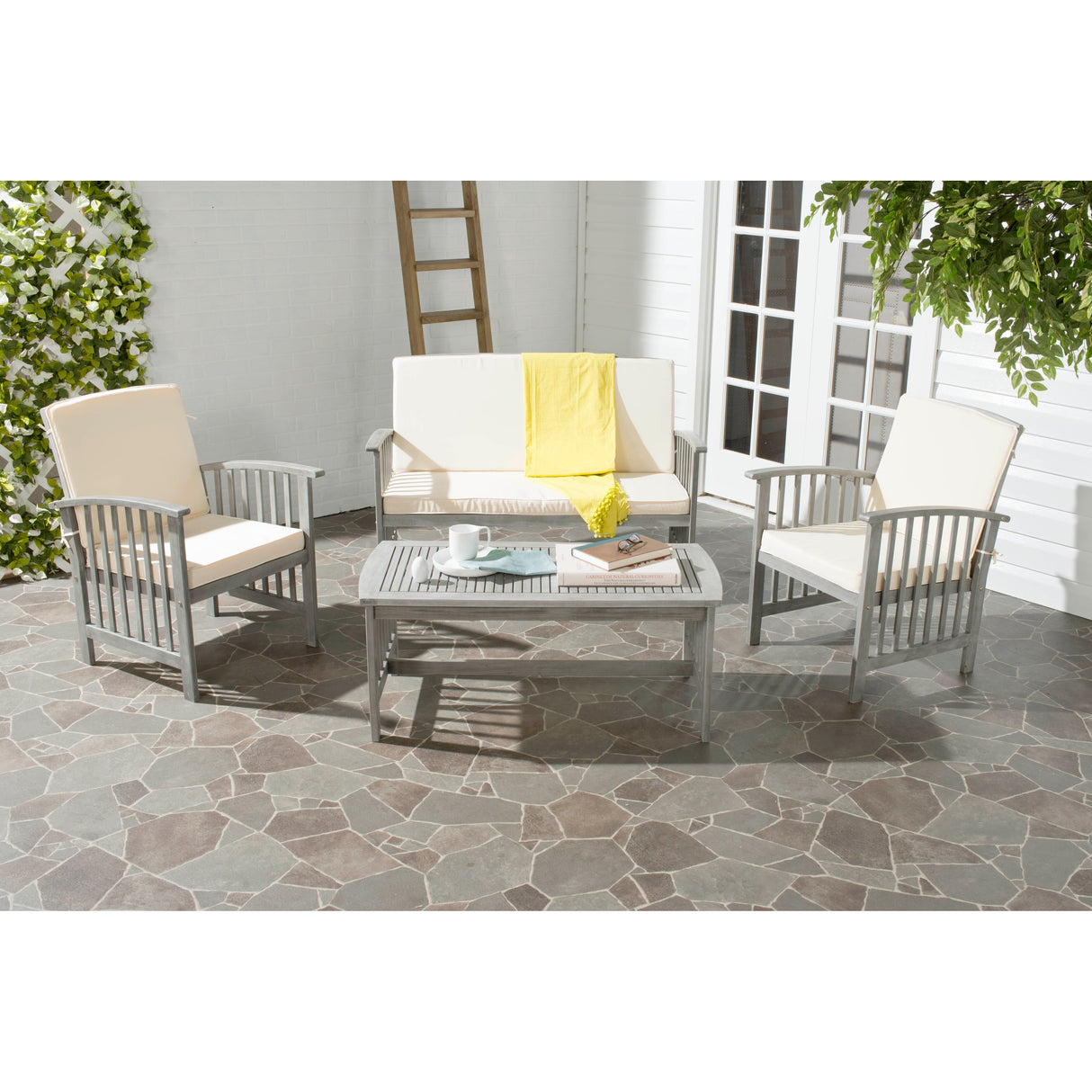 SAFAVIEH Outdoor Yuliana 4-Piece Conversation Patio Set - 47W x 33D x 26H