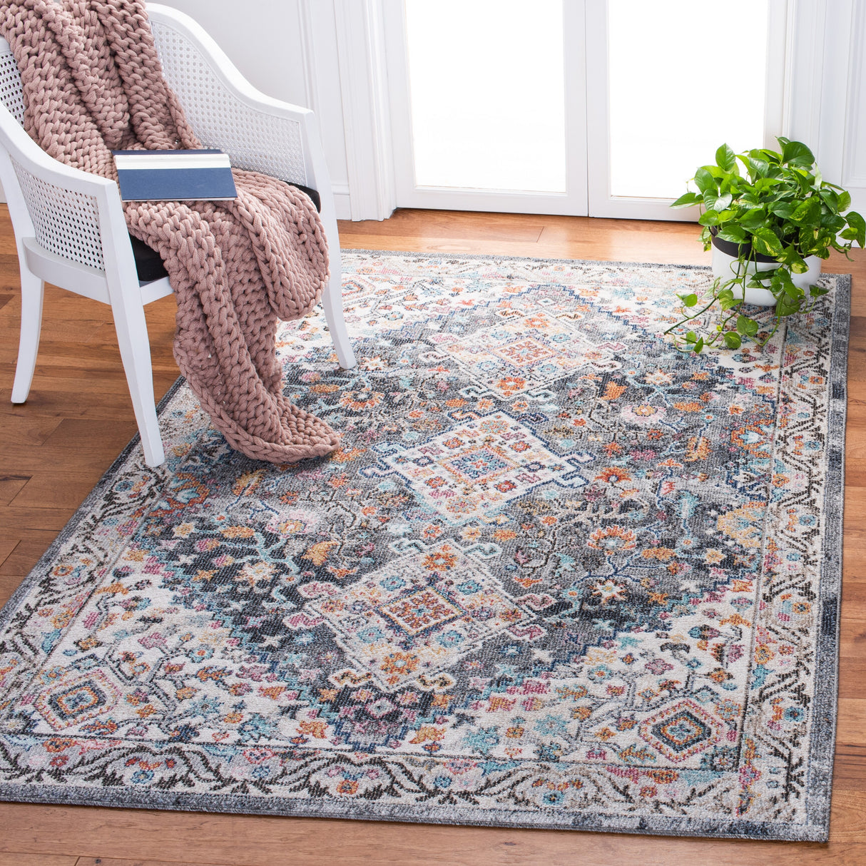 SAFAVIEH Phoenix Pennie Medallion Distressed Rug