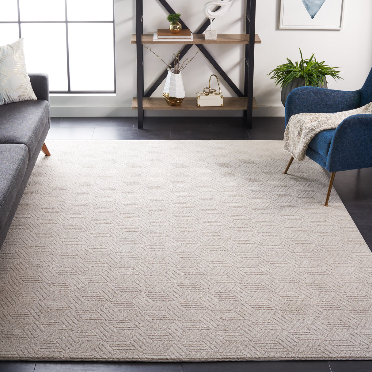 SAFAVIEH Plain and Solid Cathryn Geometric Rug