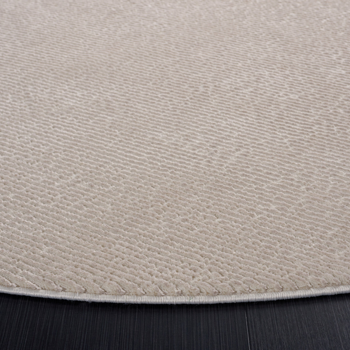 SAFAVIEH Revive Avie Solid Rug