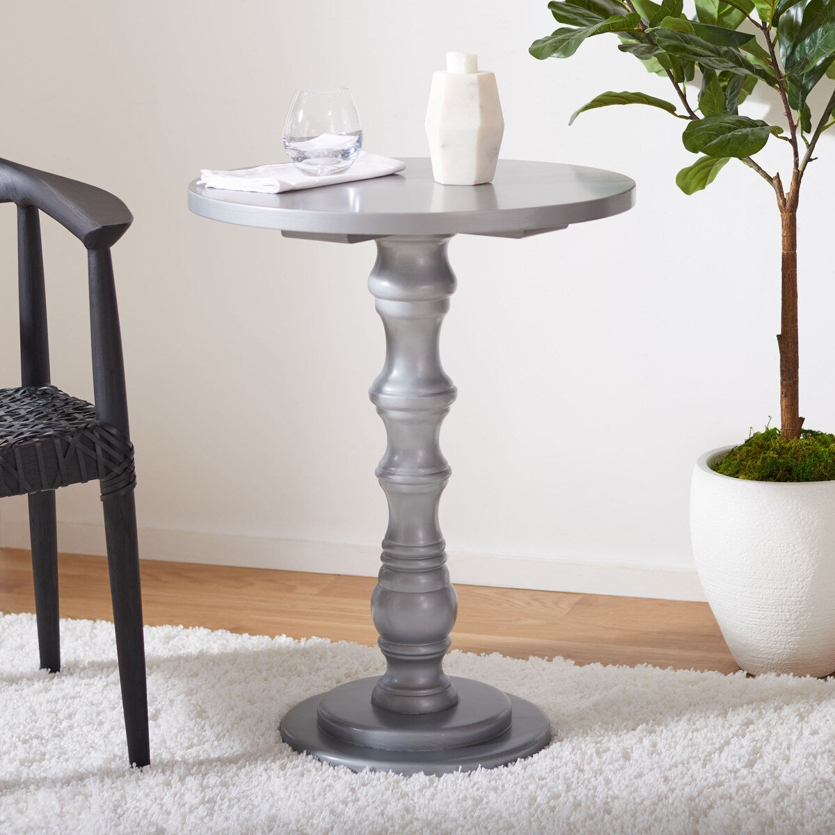 SAFAVIEH Rupa Accent Table - 22" W x 22" L x 28.8" H - 22Wx22Dx29H