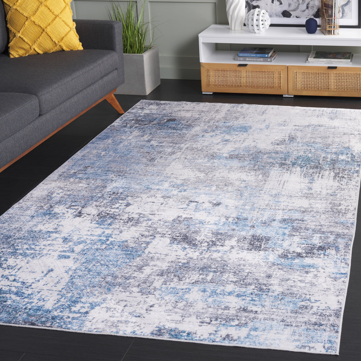 SAFAVIEH Santa Monica Lollie Modern & Contemporary Rug