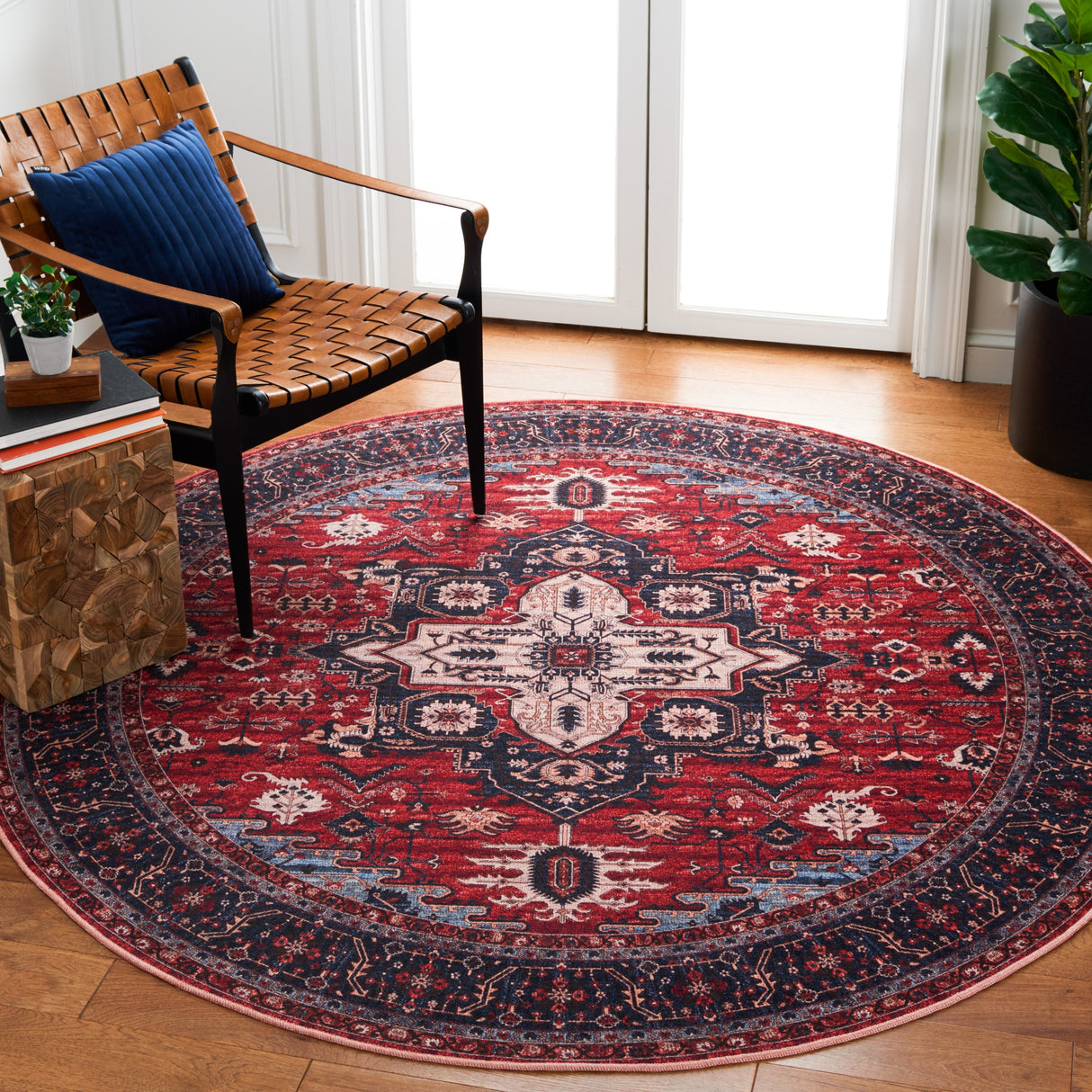 SAFAVIEH Serapi Machine Washable Minda Medallion Distressed Rug