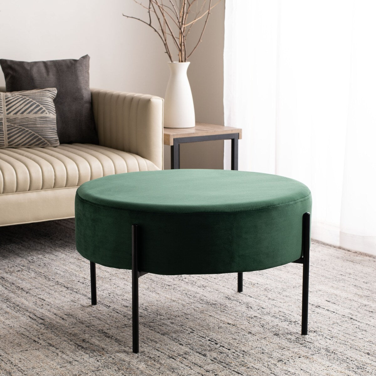 SAFAVIEH Shianne Round Velvet Cocktail Ottoman