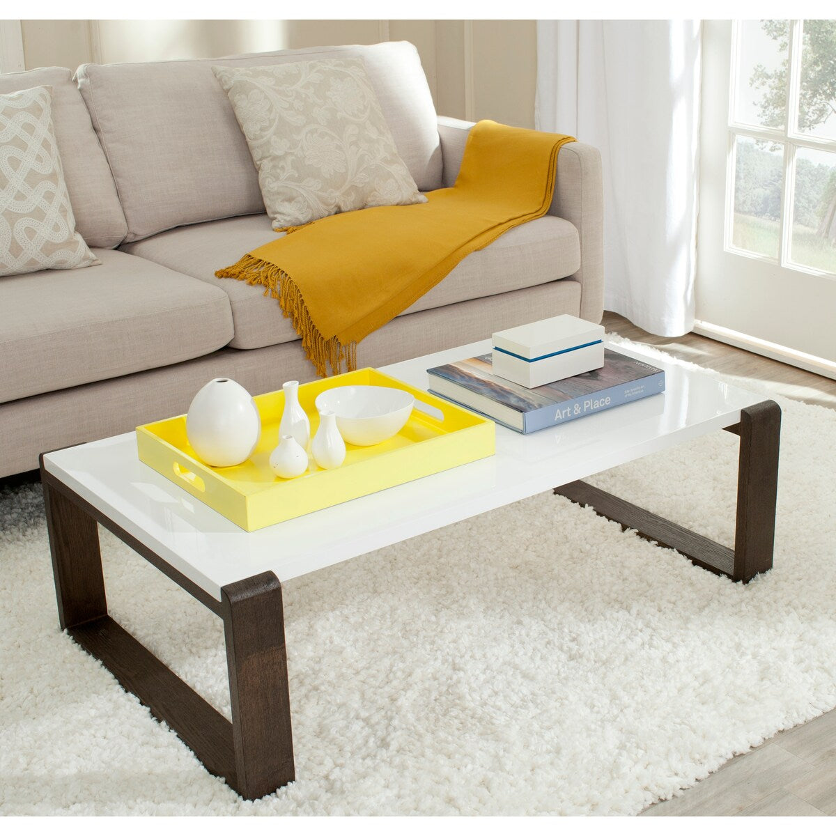 SAFAVIEH Shirlene Mid-Century Modern White/ Dark Brown Lacquer Coffee Table - 43.3" x 25.6" x 13.8" - 43Wx26Dx14H