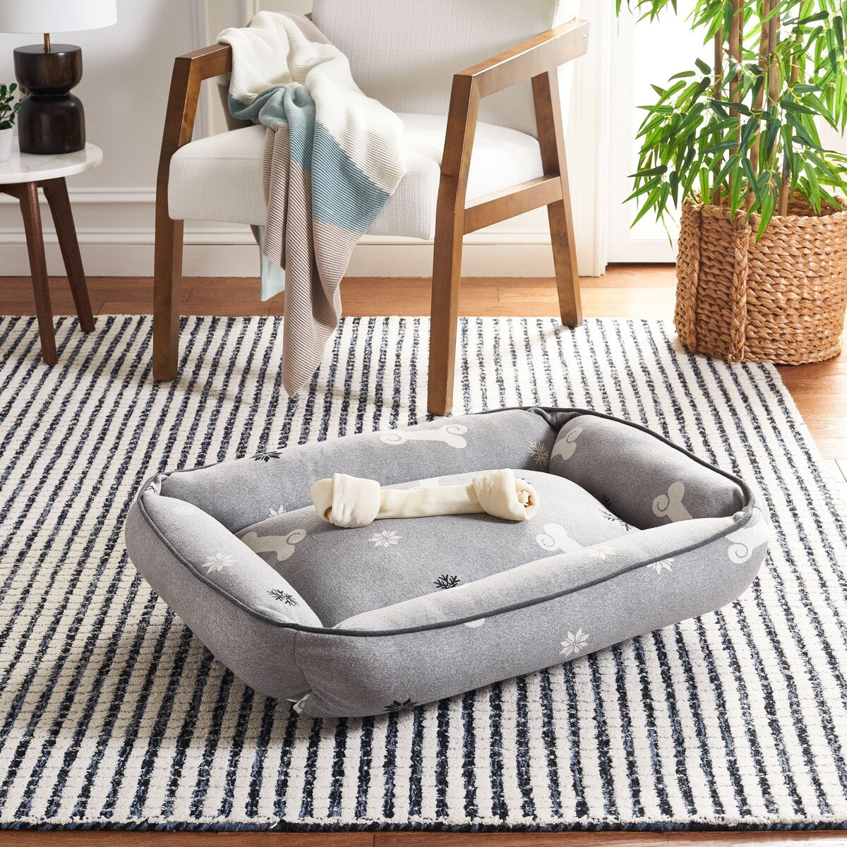 SAFAVIEH Shouko Dog Bed