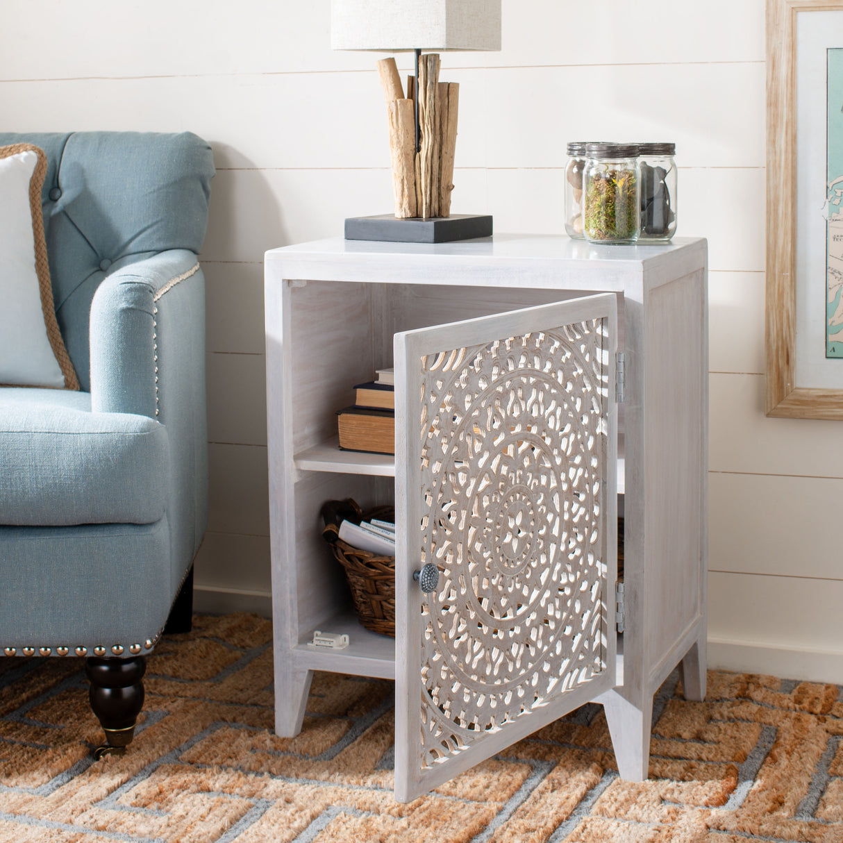 SAFAVIEH Shyann Single-Door Carved Nightstand