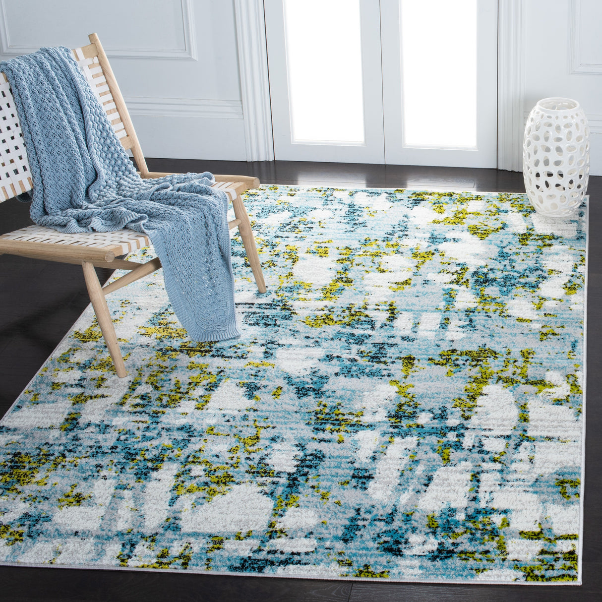 SAFAVIEH Skyler Jossie Modern Abstract Rug