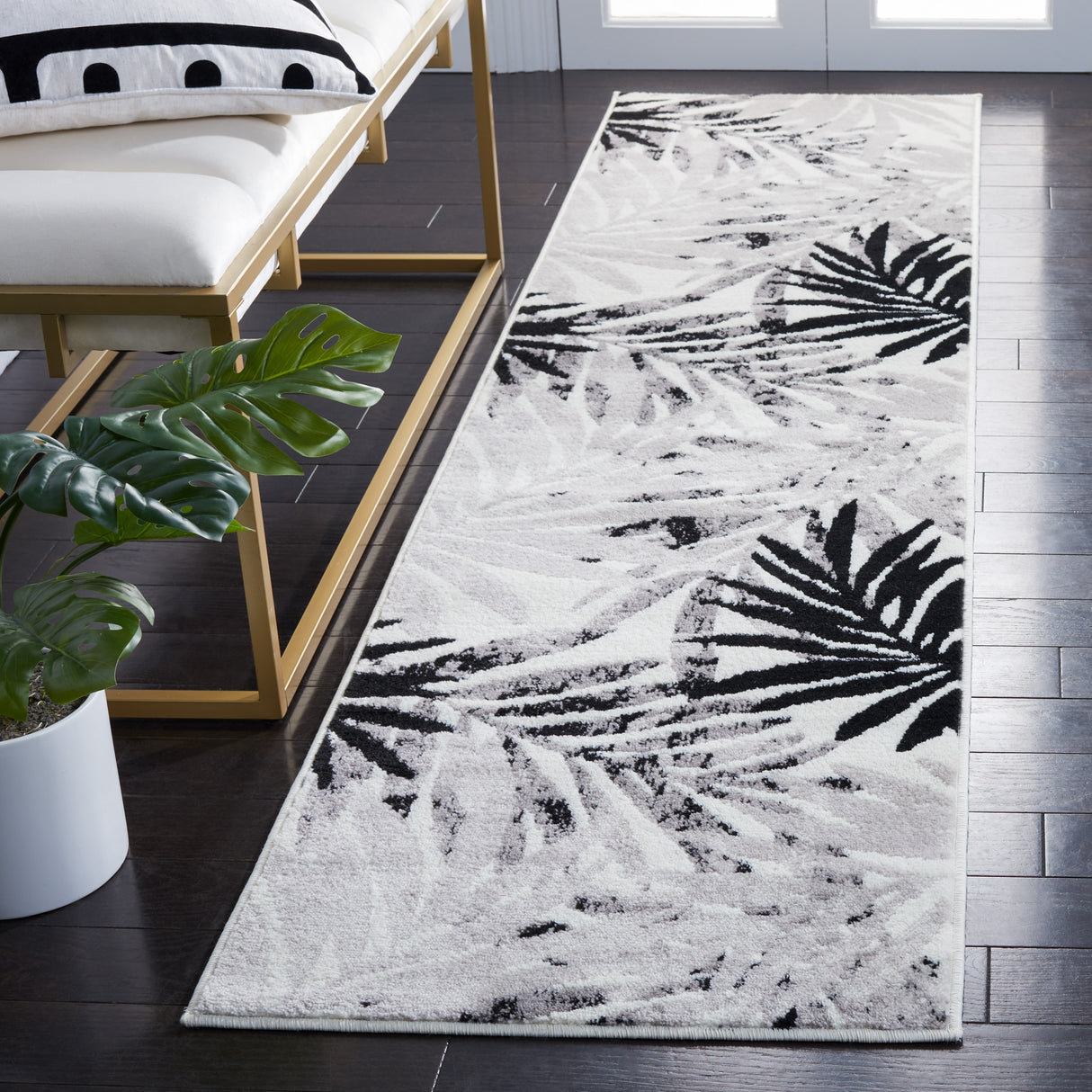 SAFAVIEH Skyler Leanna Distressed Tropical Watercolor Rug