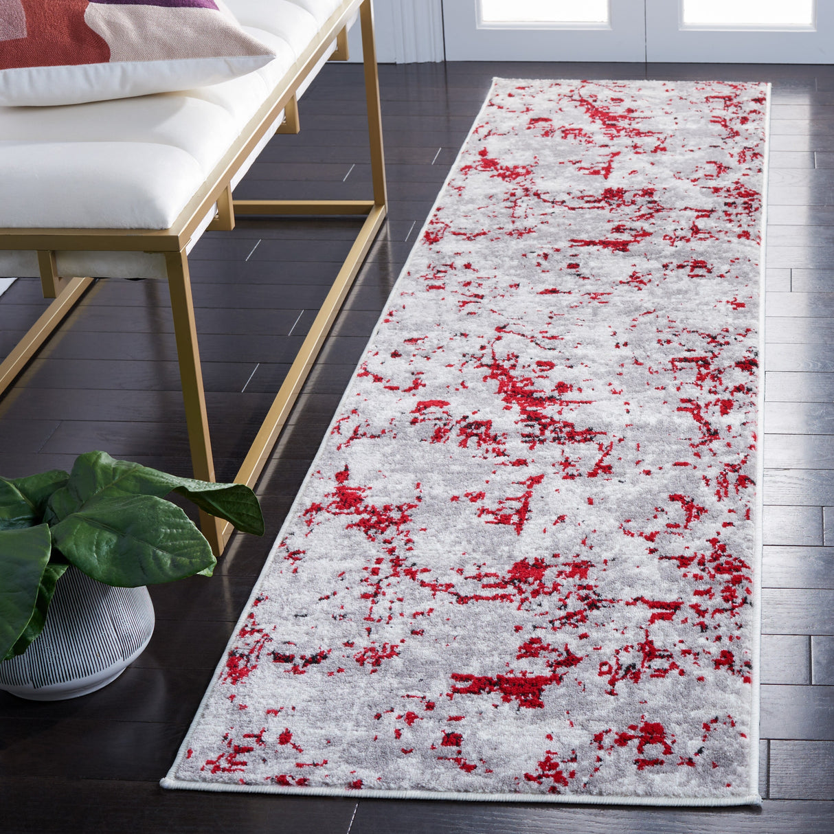 SAFAVIEH Skyler Leitha Modern Rug