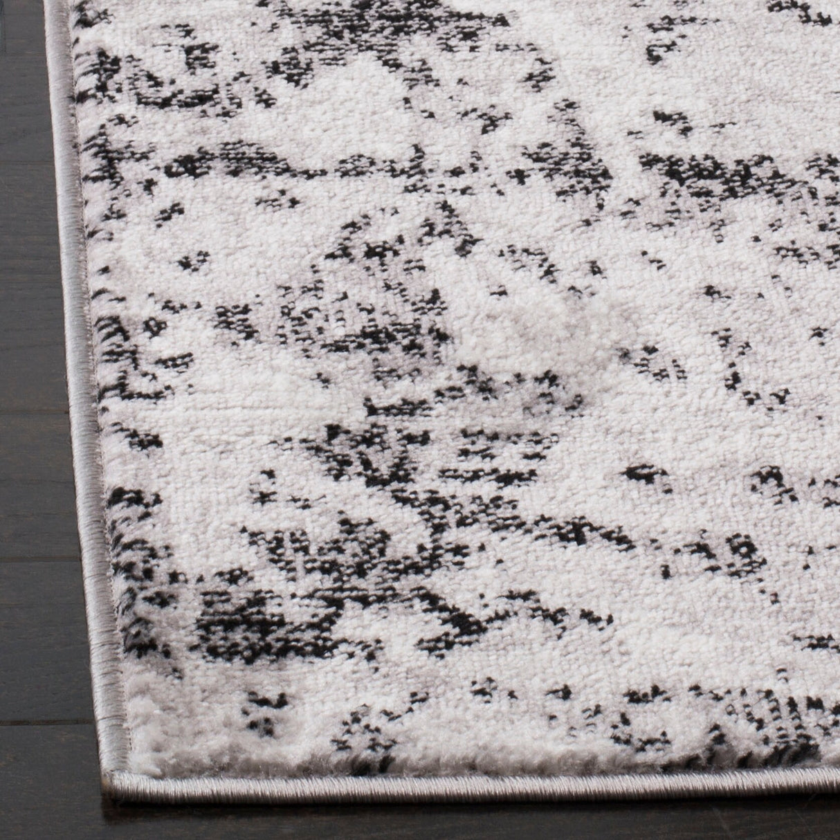 SAFAVIEH Skyler Leitha Modern Rug