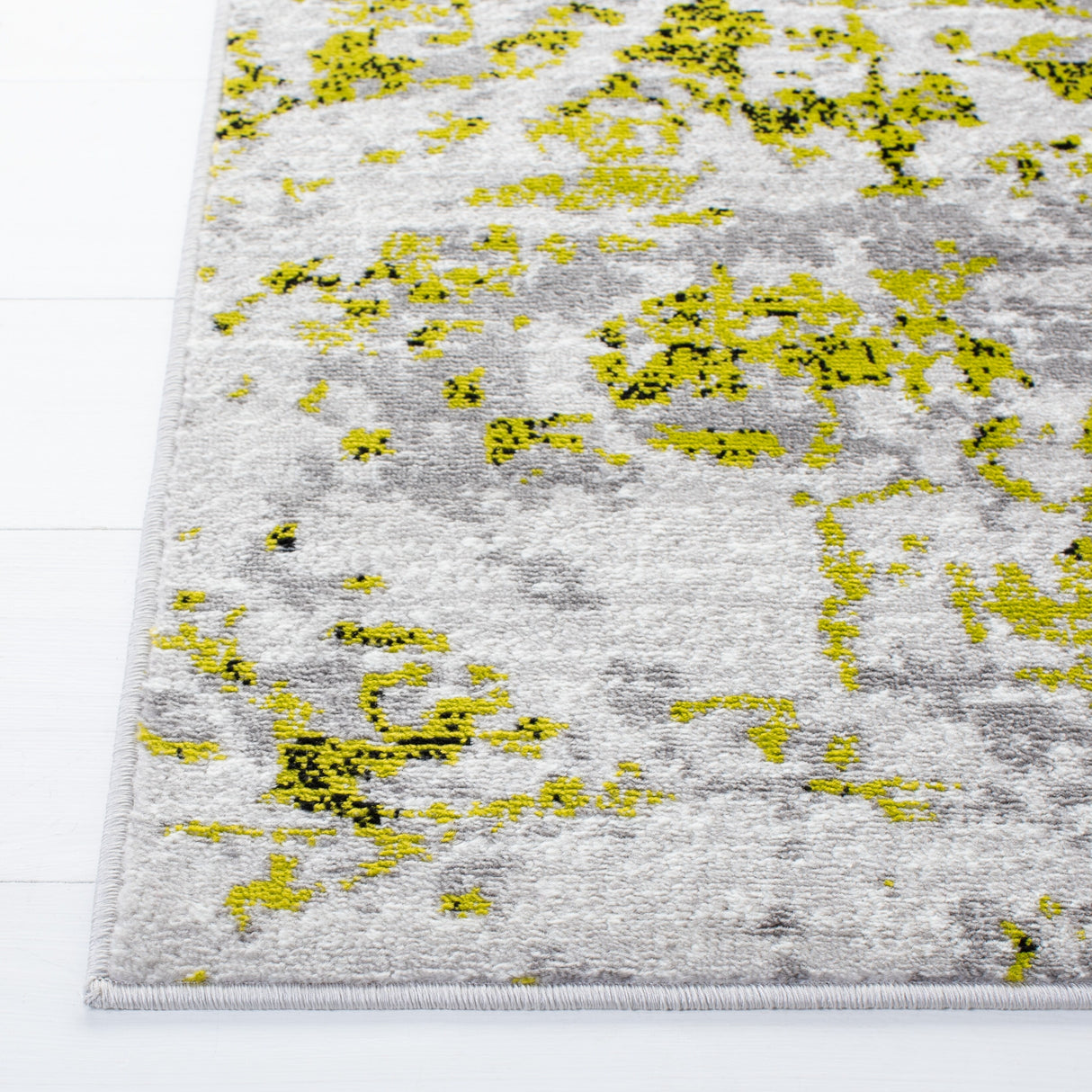 SAFAVIEH Skyler Leitha Modern Rug