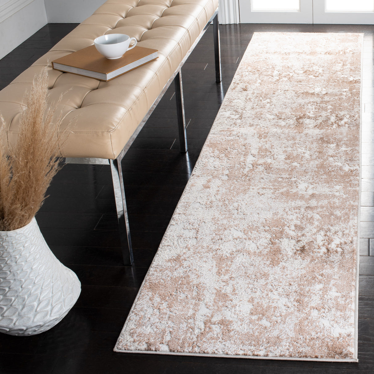 SAFAVIEH Skyler Wanne Modern Abstract Rug