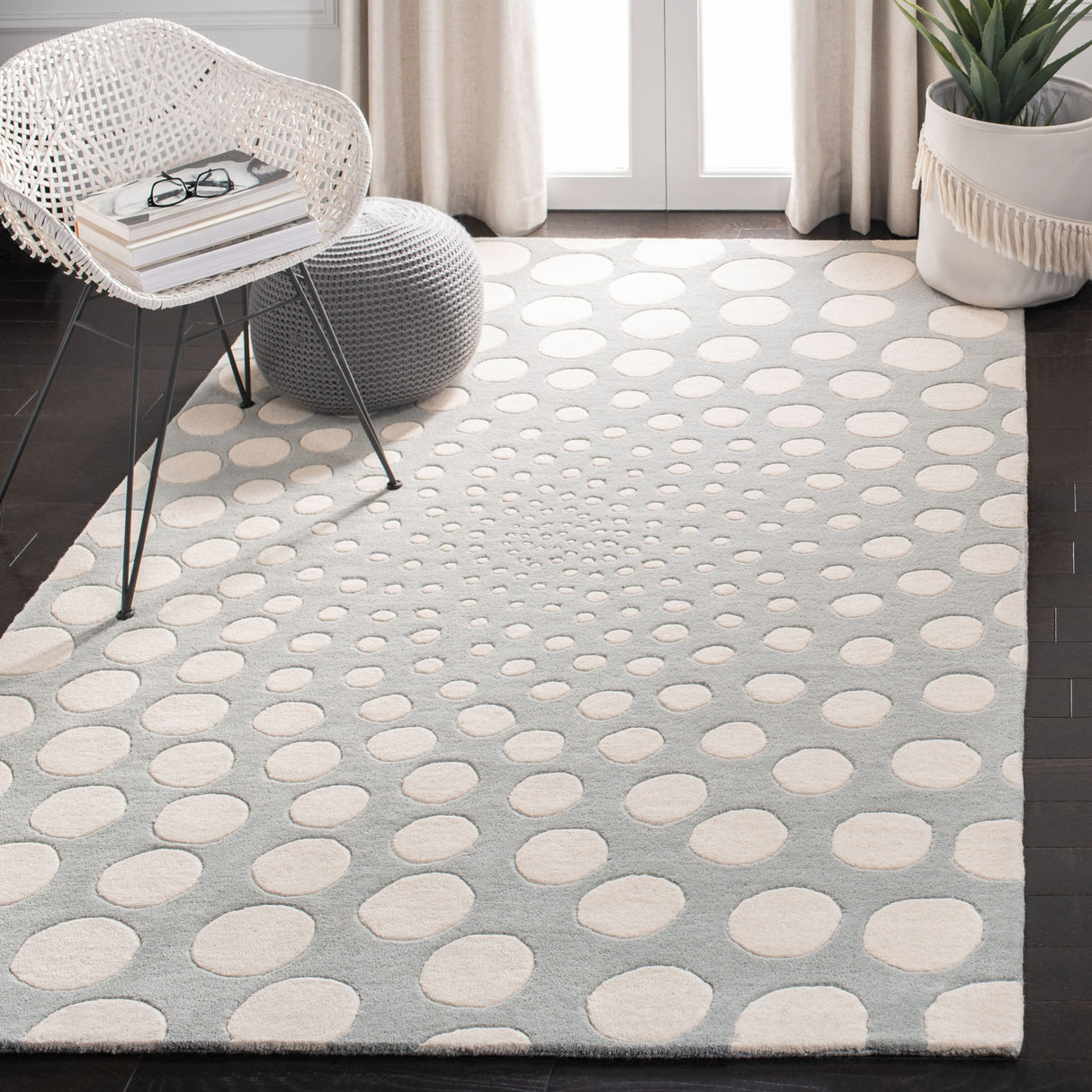 SAFAVIEH Soho Handmade Eulalia Abstract Dots N.Z. Wool Area Rug