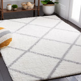 SAFAVIEH Tahoe Shag Emilia Trellis 1.2-inch Thick Rug