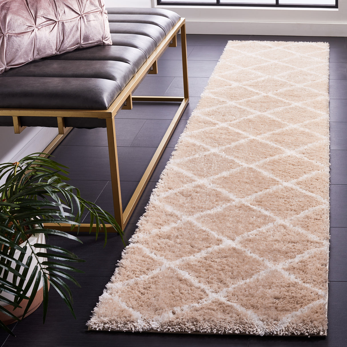 SAFAVIEH Tahoe Shag Emilia Trellis 1.2-inch Thick Rug