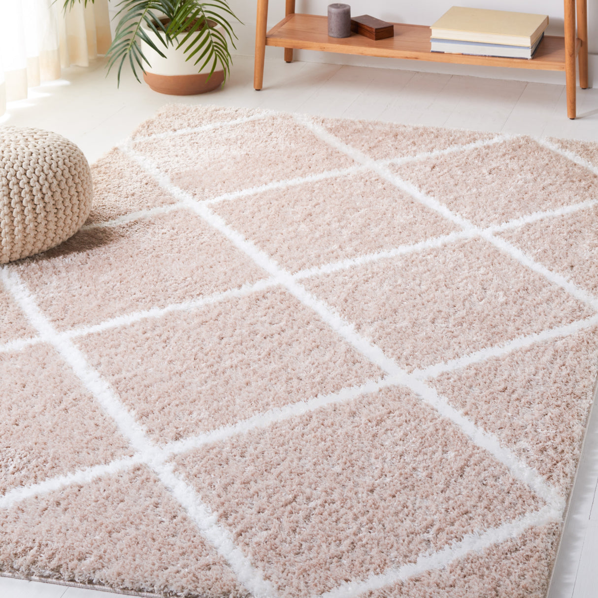 SAFAVIEH Tahoe Shag Emilia Trellis 1.2-inch Thick Rug