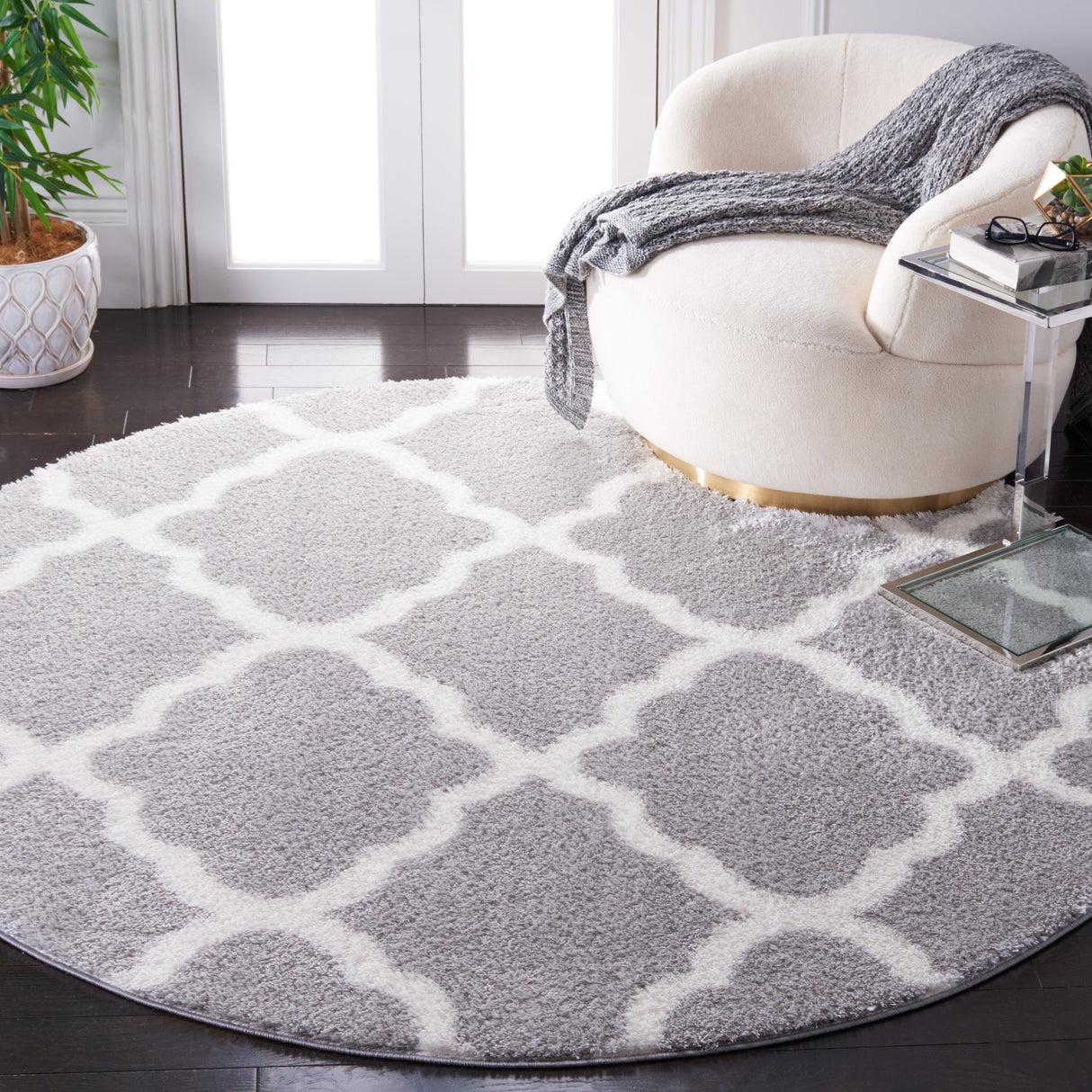 SAFAVIEH Tahoe Shag Etha Trellis 1.2-inch Thick Rug