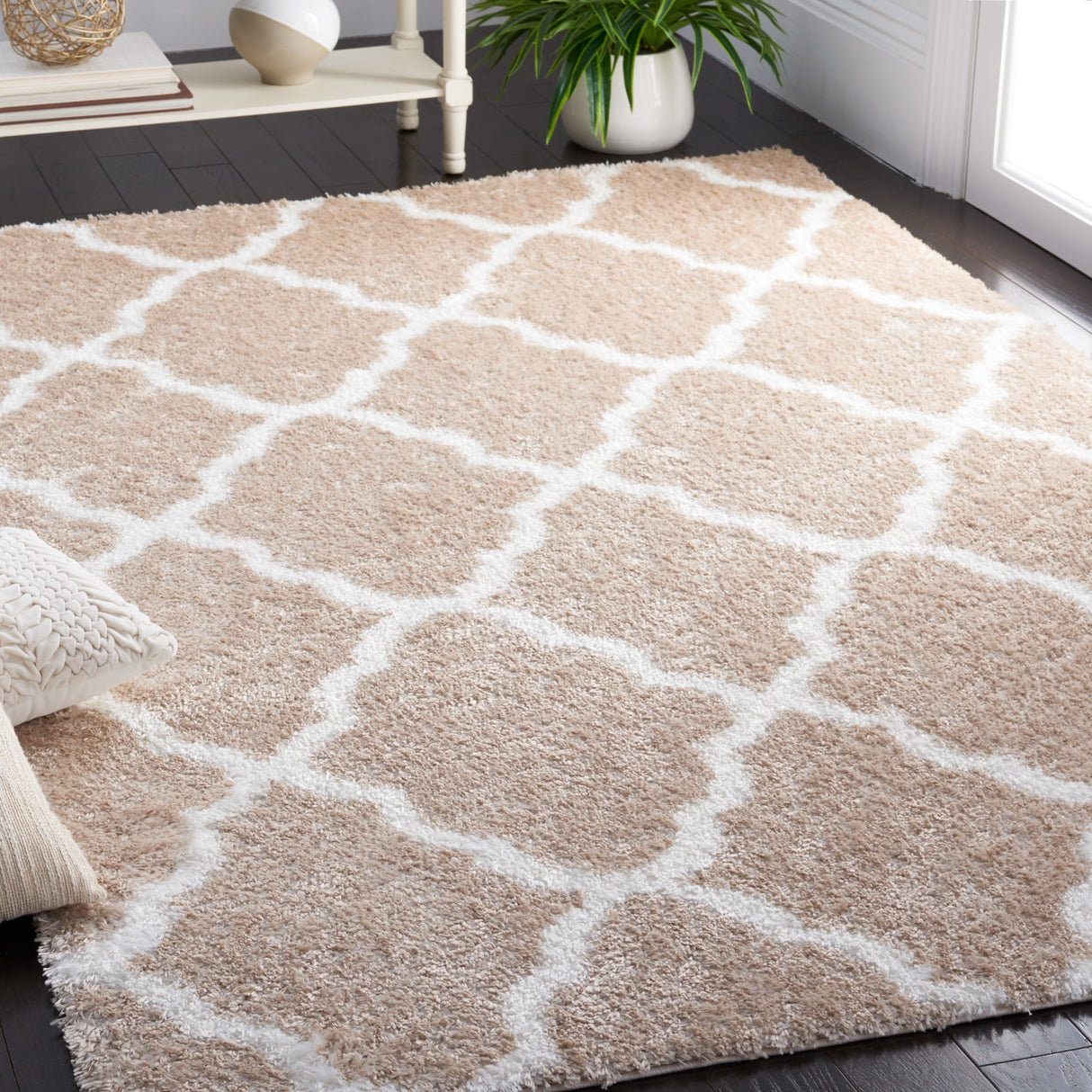 SAFAVIEH Tahoe Shag Etha Trellis 1.2-inch Thick Rug