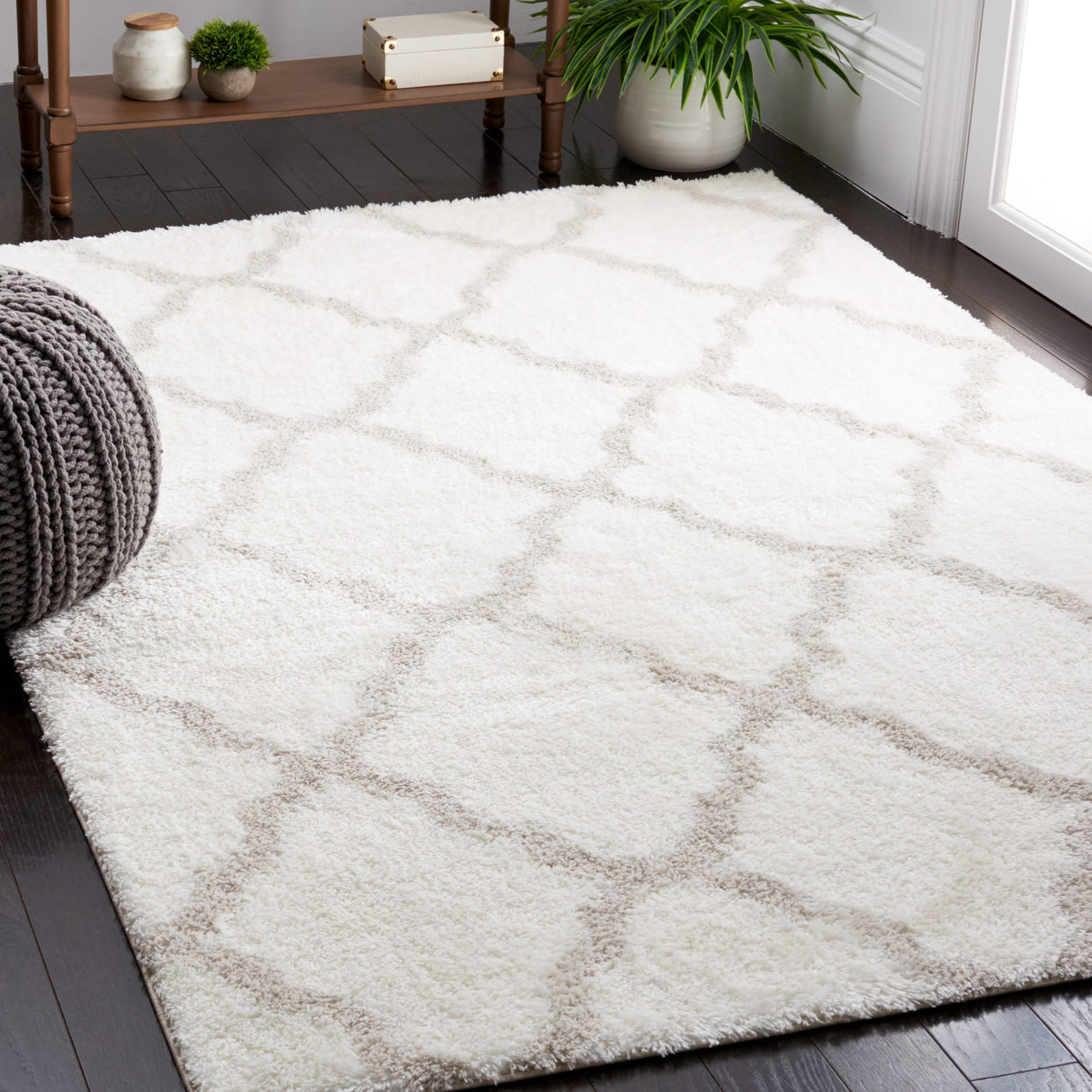 SAFAVIEH Tahoe Shag Etha Trellis 1.2-inch Thick Rug