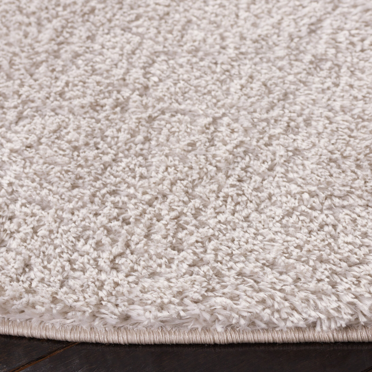 SAFAVIEH Tahoe Shag Indiana Solid 1.2-inch Thick Rug