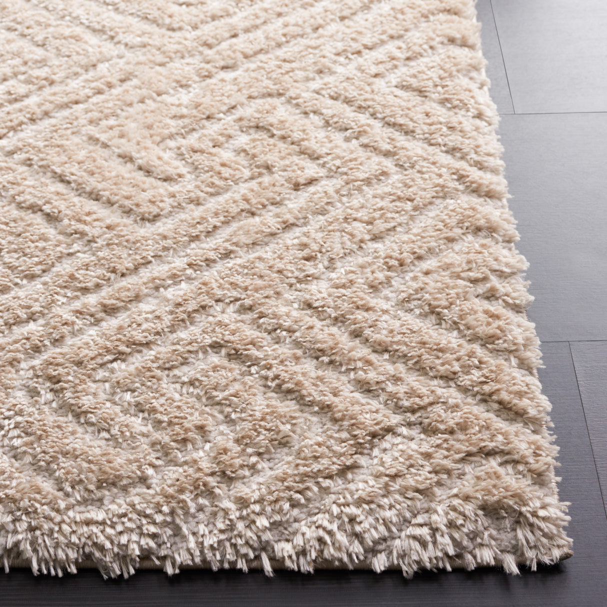 SAFAVIEH Tahoe Shag Lisjana Geometric 1.2-inch Thick Rug