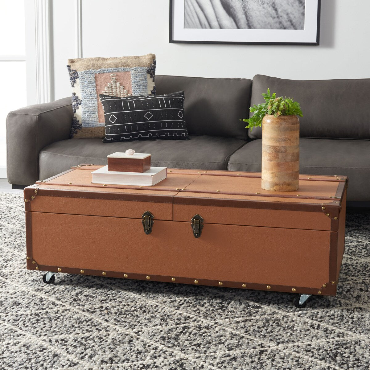 SAFAVIEH Terese Coffee Table Storage Trunk with Wine Rack - 47.2" W x 23.6" L x 15.4" H - 47Wx24Dx15H