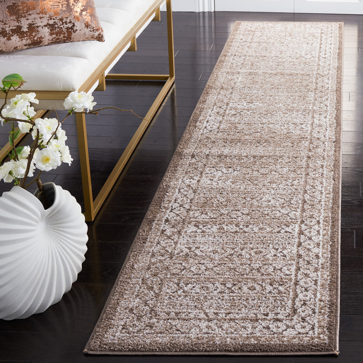 SAFAVIEH Toscana Amber Geometric Rug