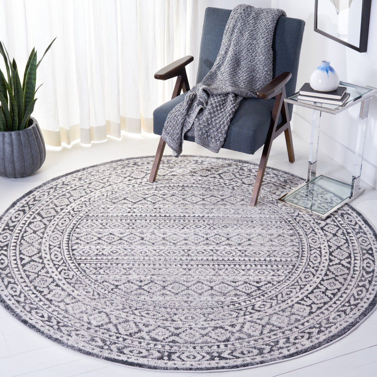 SAFAVIEH Toscana Amber Geometric Rug