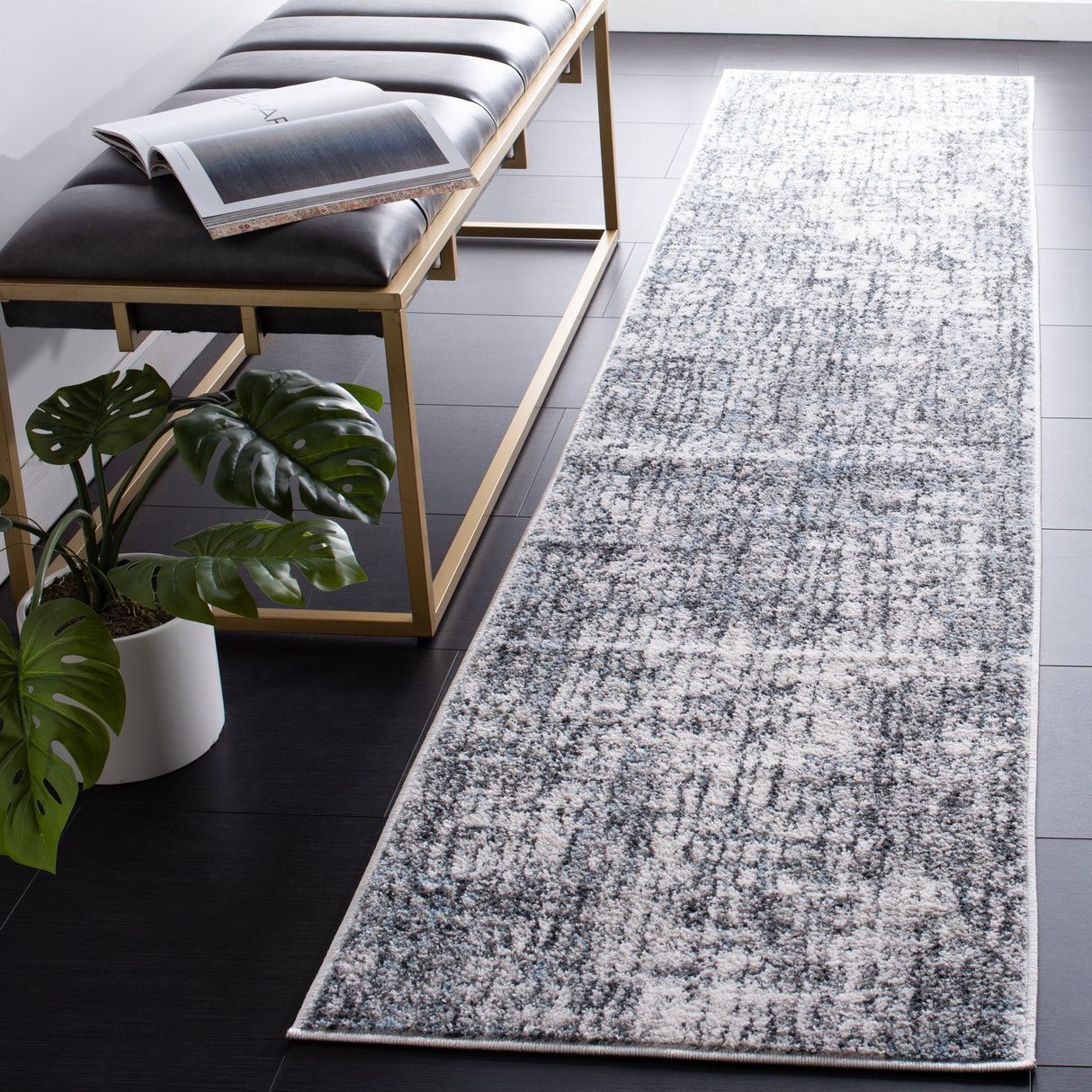 SAFAVIEH Toscana Theodosia Abstract Rug