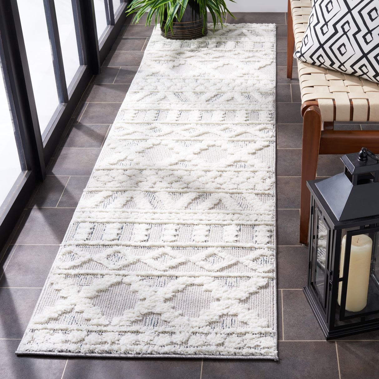 SAFAVIEH Trends Altha Geometric Rug