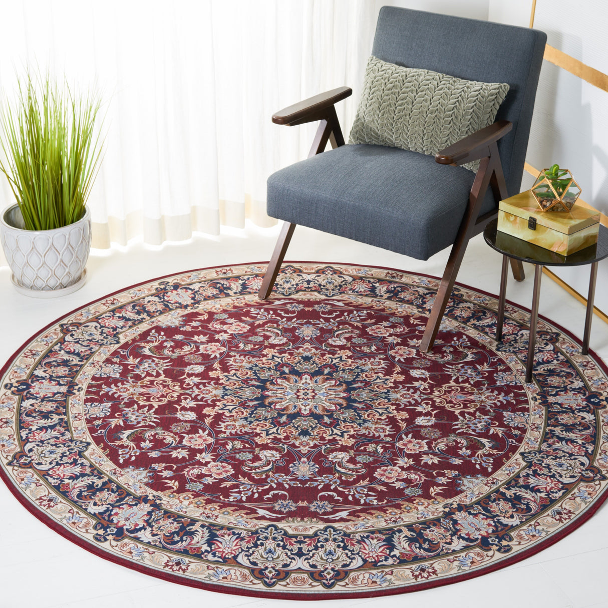 SAFAVIEH Tucson Machine Washable Slip Resistant Aline Traditional Rug