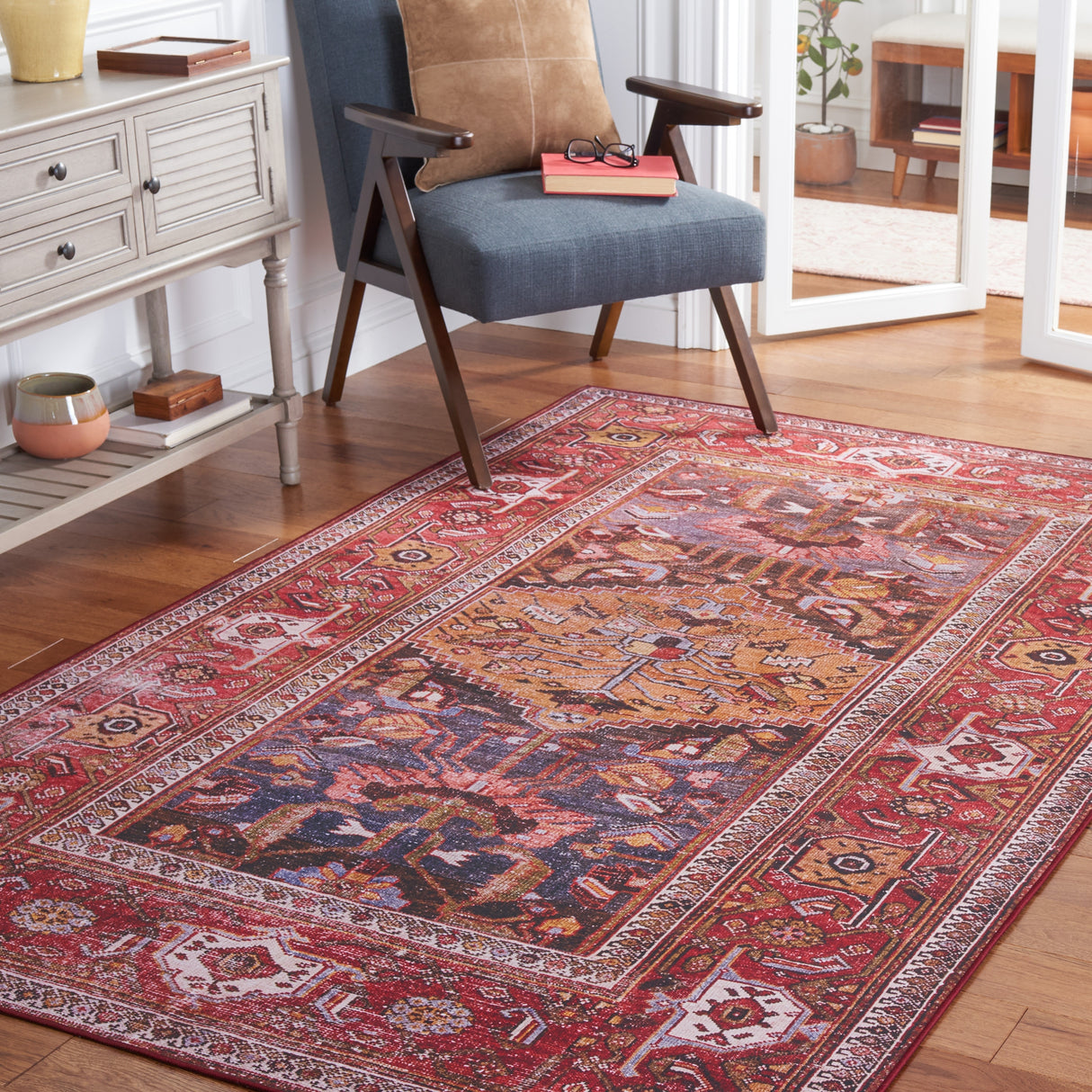 SAFAVIEH Tucson Machine Washable Slip Resistant Armenuhi Traditional Rug