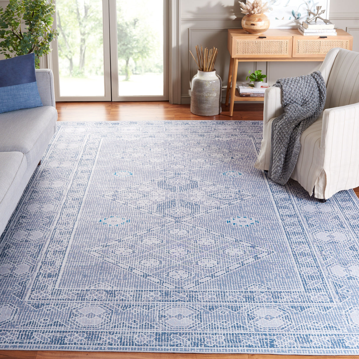 SAFAVIEH Tucson Machine Washable Slip Resistant Lotta Traditional Rug